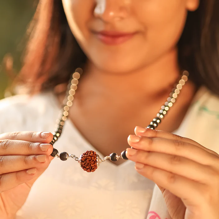 Karungali Mala in Silver-Cap with 5 Mukhi Rudraksha - Image 5