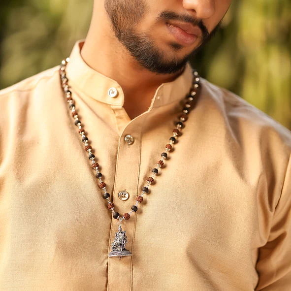 Rudraksha Karungali Malai in Silver-Cap with Lord Murugan with Base - Image 3