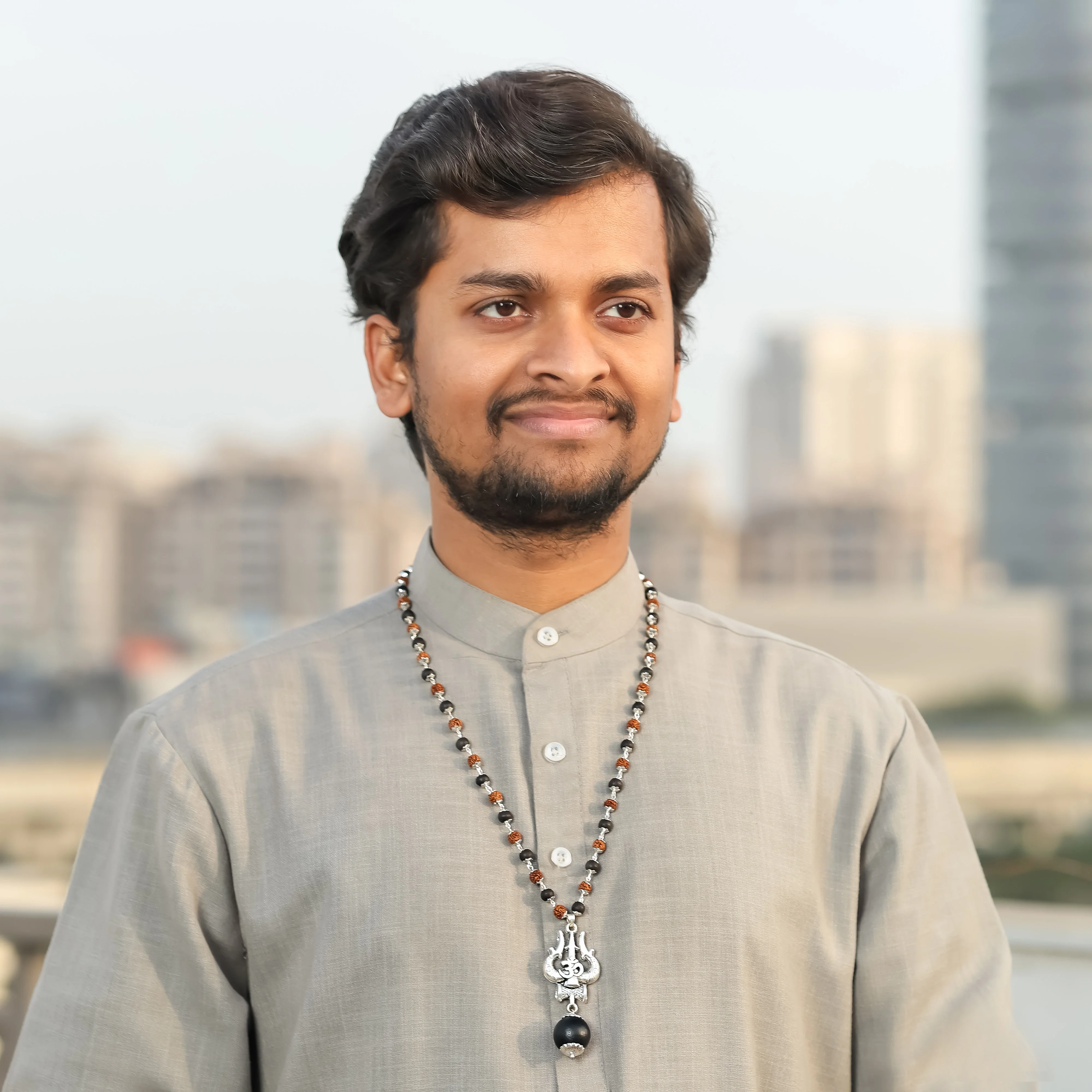 Rudraksha Karungali Malai in Silver-Cap with Om Shiva Trishul with Larger Bead - Image 5